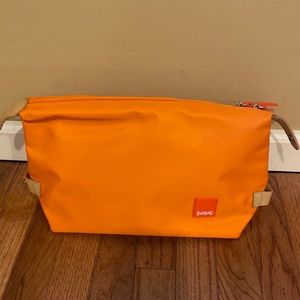 Swims toiletry/utility bag.